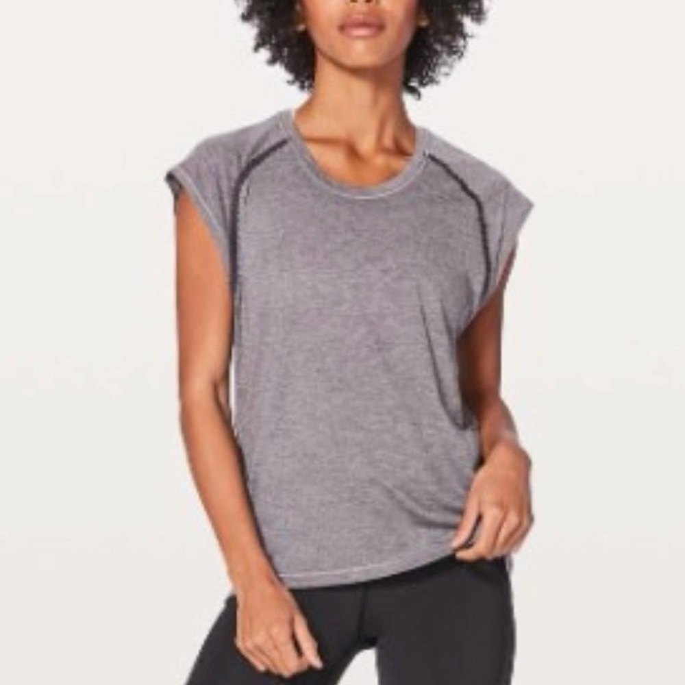 Lululemon Stop Drop & Squat Short Sleeve Heathered Black Currant Size 6